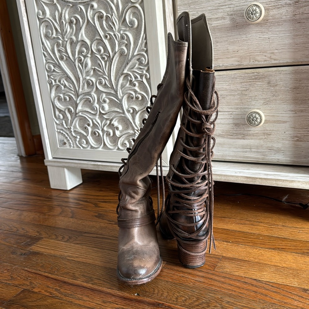 Free bird boots size 8